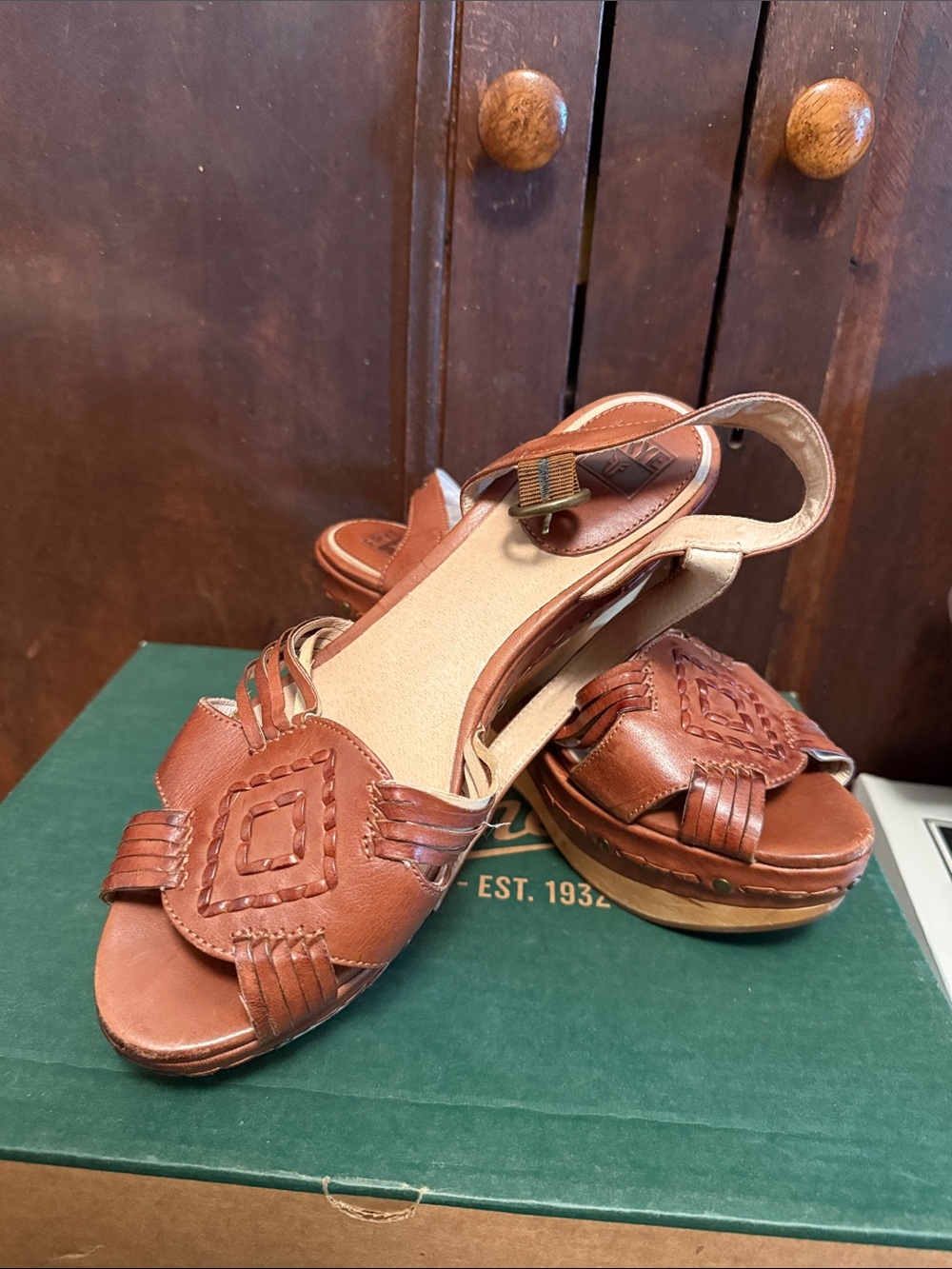 Frye Carlie Huarache ankle platform sandals 10